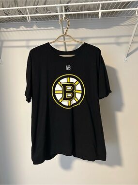 Fanatics Black Boston Bruins Short Sleeve Tee with Yellow Logo